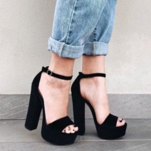 Steve Madden, black velvet, platform heels, size 7